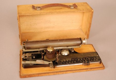 Picht Typewriter