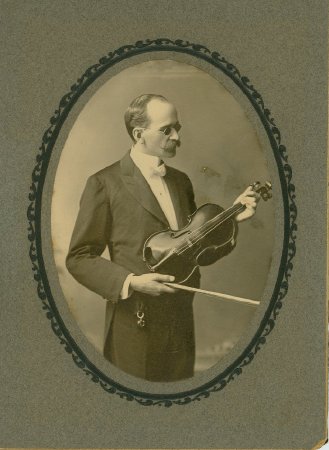 Cabinet card, Portrait of a bl