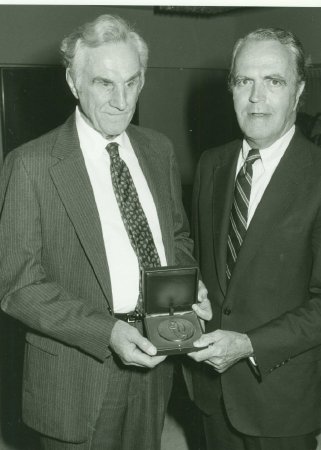 Russell Williams receiving Migel Medal, 1986